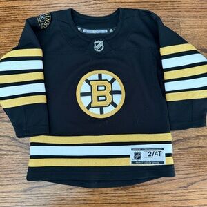 NHL Boston Bruins Kids Black, Gold & White Hockey Jersey Top